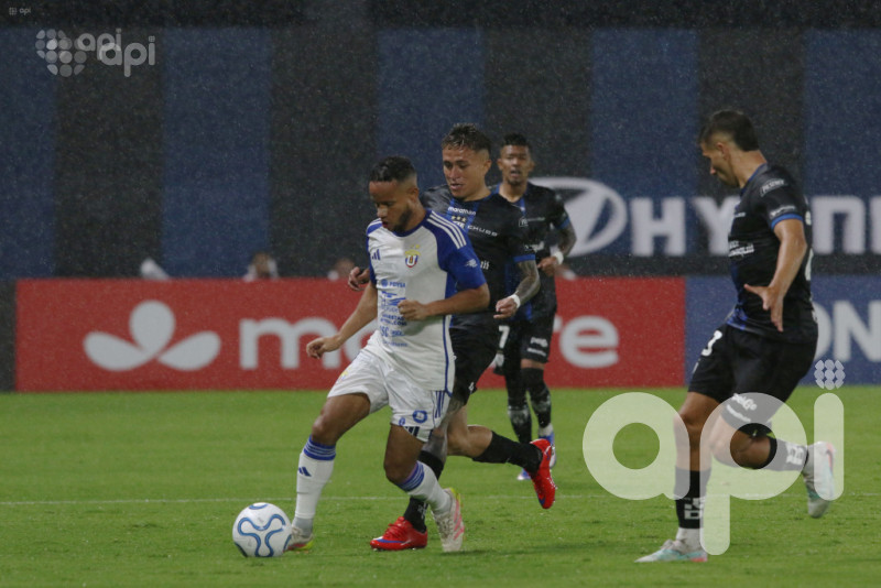Del Valle remonta y pasa 3-1 a UCV