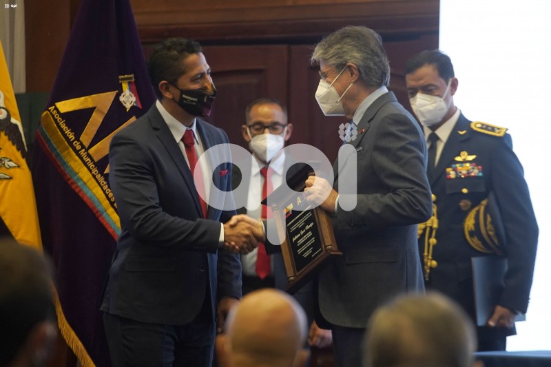 SOI-UIO-AME-CEREMONIA-80-AÑOS-LLASO-LLORI