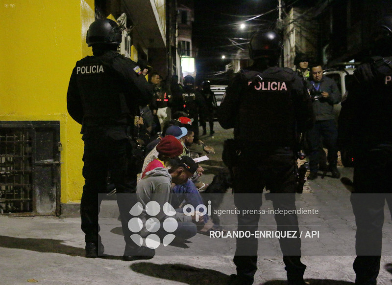 POLICIA OPERATIVOS SEGURIDAD COMITE DEL PUEBLO