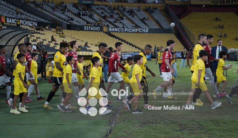 FBL-LIGAECUABET-BARCELONA-LEONES