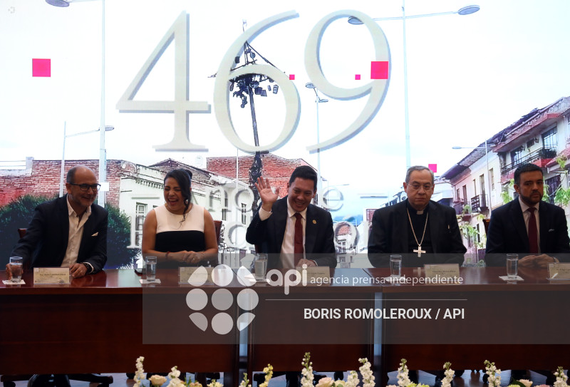 CUENCA-SESION SOLEMNE-FUNDACION 469 AÑOS