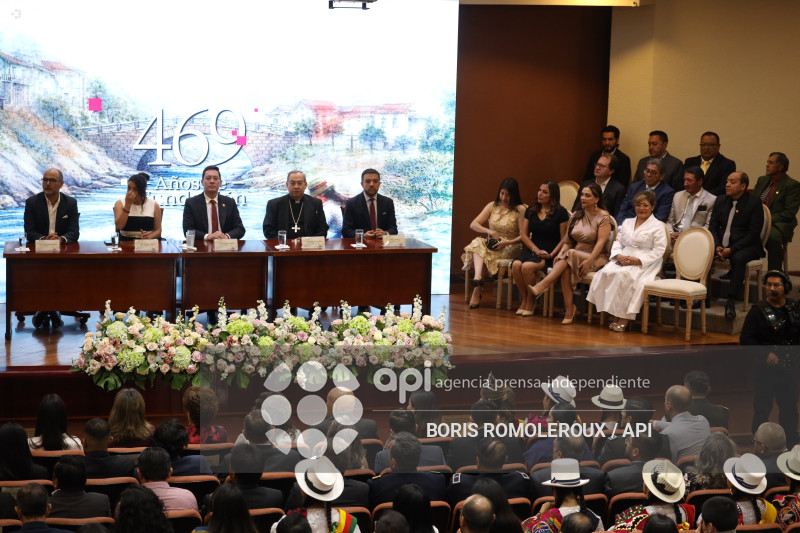 CUENCA-SESION SOLEMNE-FUNDACION 469 AÑOS