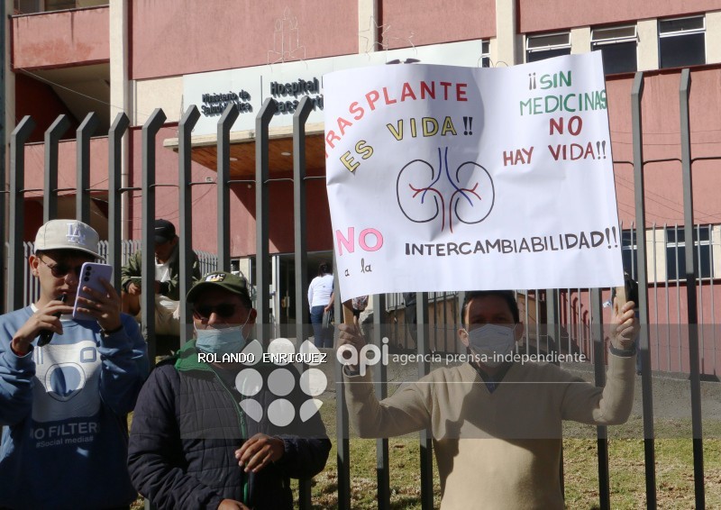 PLANTON PADRES NINOS TRASPLANTADOS HOSPITAL BACA ORTIZ
