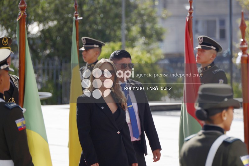 MISHEL MANCHENO RELEVO DE GUARDIA