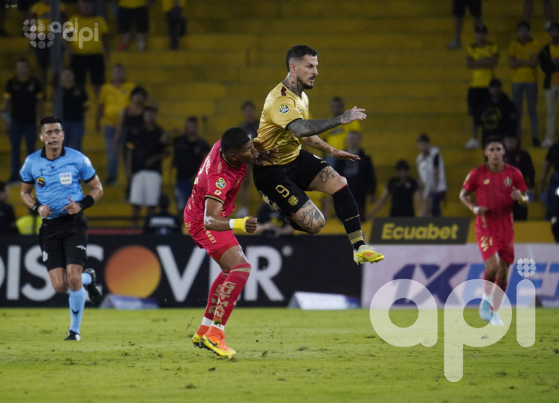 Barcelona se destapa 3-0 sobre Aucas