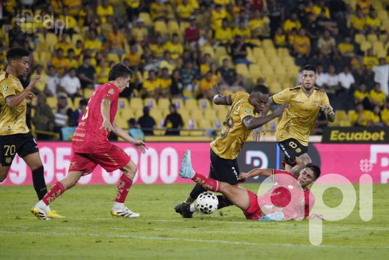 El ídolo alcanza al pelotón de los 23