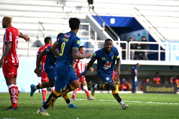 Delfín se repone 1-0 ante Técnico Universitario