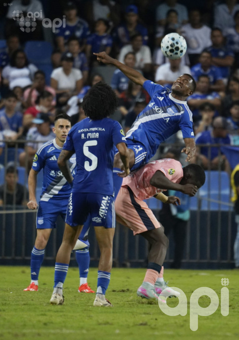 Emelec supera 1-0 a Universidad Católica