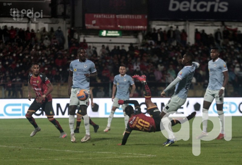 Católica se lleva un triunfo 2-0 ante Deportivo Cuenca